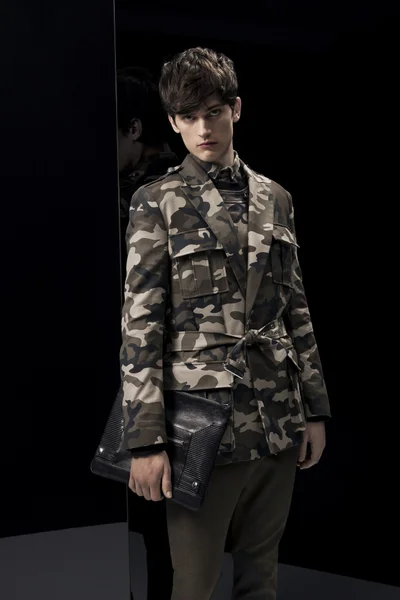 Look 7